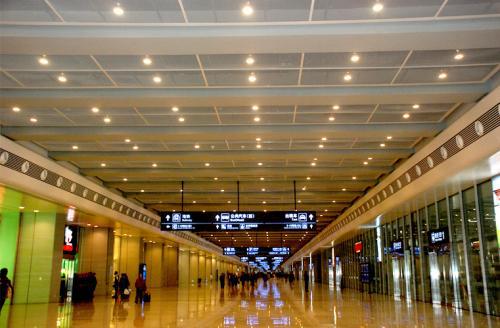 上海虹桥机场和火车站的故事是真的吗
