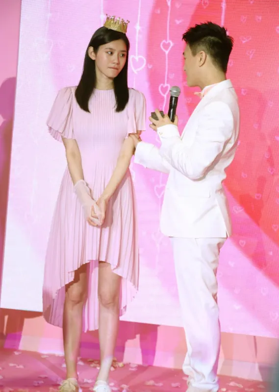 姚安娜为什么不随父姓？姚安娜为什么不随爸爸姓？-第8张图片-爱游哥学习网