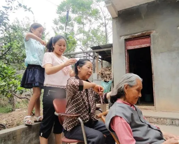 为什么不敢对女友说我爱你呢？女友说她不敢再说“我爱你”了-第111张图片-爱游哥学习网