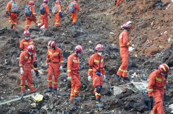 东航客机事故现场已发现失事飞机残骸碎片,搜救难度有多大？-第3张图片-爱游哥学习网