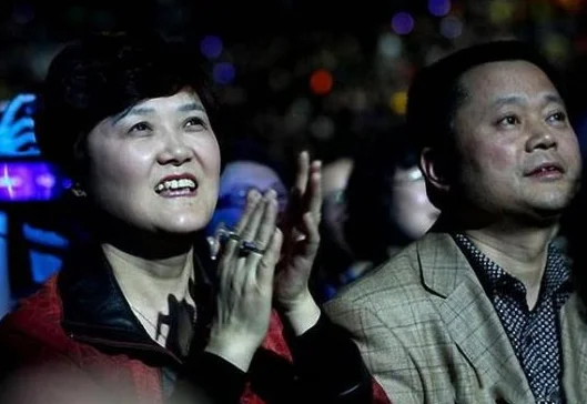 李宇春身世背景？李宇春家庭背景怎么样？-第3张图片-爱游哥学习网