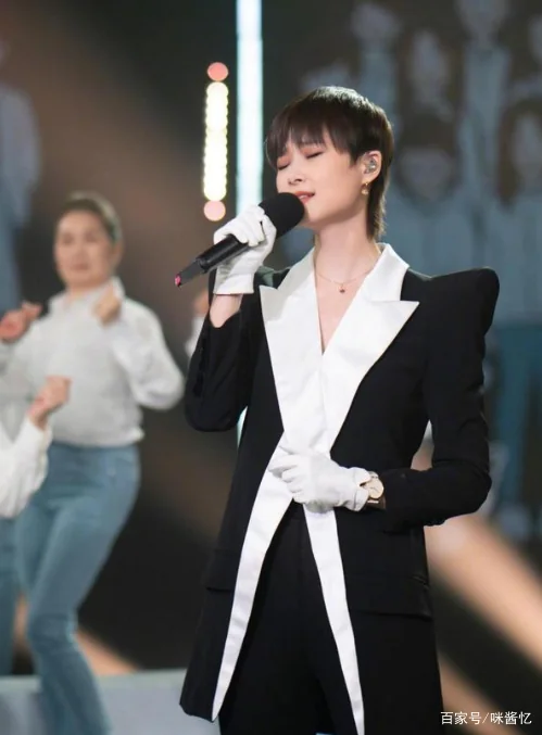 李宇春现在身体状况(健康如初)(李宇春的身体现在怎么样了？)-第8张图片-爱游哥学习网