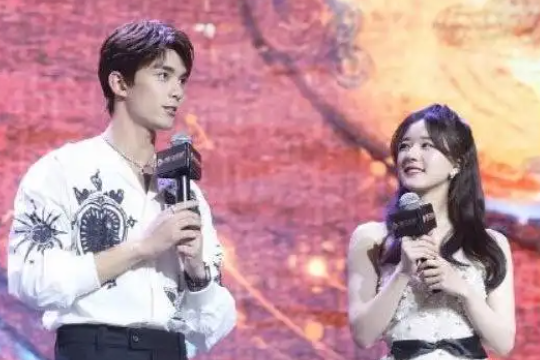 赵露思和吴磊什么时候在一起的？吴磊赵露思是不是在一起了？-第3张图片-爱游哥学习网