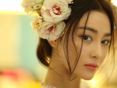 如何看待唐嫣最新的短发造型？什么样的人适合短发呢？戚薇最新造型,短发-第17张图片-爱游哥学习网