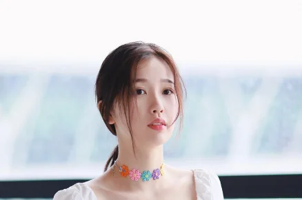 虞书欣和乔欣家里很有钱吗？-第5张图片-爱游哥学习网