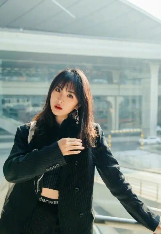 姚安娜为什么不随父姓？姚安娜为什么不随爸爸姓？-第13张图片-爱游哥学习网