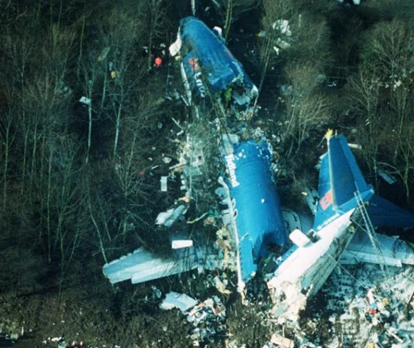 东航客机事故现场已发现失事飞机残骸碎片,搜救难度有多大？-第16张图片-爱游哥学习网