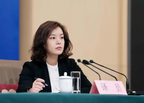 女翻译官张京个人资料(女翻译张京的父母是干什么的？)-第5张图片-爱游哥学习网