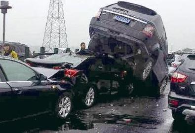 江苏盐城重大交通事故已致11死,导致此起事故的原因是是什么？-第11张图片-爱游哥学习网