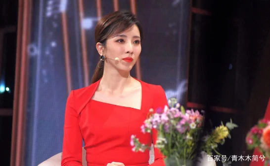 央视主持人李思思爱人是谁呀(央视主持人李思思的身高是多少？)-第8张图片-爱游哥学习网