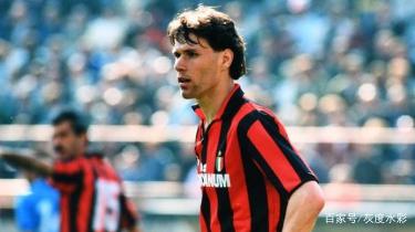 范巴斯滕在什么时候踢进零度角球？范巴斯滕零度角破门是在哪=一=场球-第8张图片-爱游哥学习网