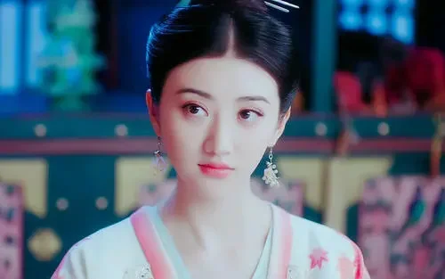 景甜背后势力到底有多大(演员景甜背后的势力是什么？)-第5张图片-爱游哥学习网