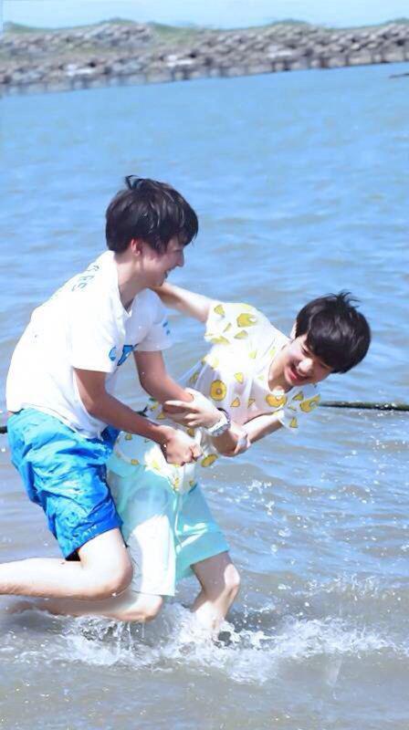 tfboys偶像手记QQ(谁看过tfboys偶像手记)