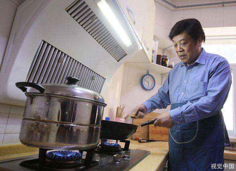 赵忠祥生前出了什么事情？-第3张图片-爱游哥学习网