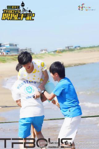 tfboys偶像手记QQ(谁看过tfboys偶像手记)-第2张图片-爱游哥学习网