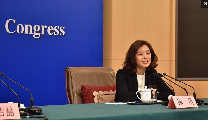 女翻译官张京个人资料(女翻译张京的父母是干什么的？)-第8张图片-爱游哥学习网