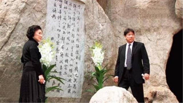 张灵甫与王玉玲合葬吗(王玉玲是怎么嫁给张灵甫的)