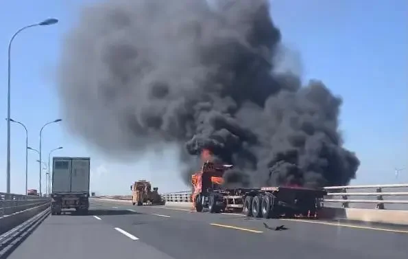 校车与货车相撞儿童如何自保？-第13张图片-爱游哥学习网