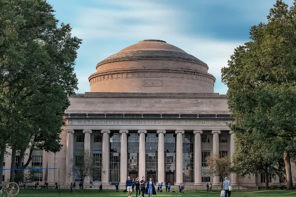 麻省理工大学简介 麻省理工大学的介绍(麻省理工大学是哪个国家的？)