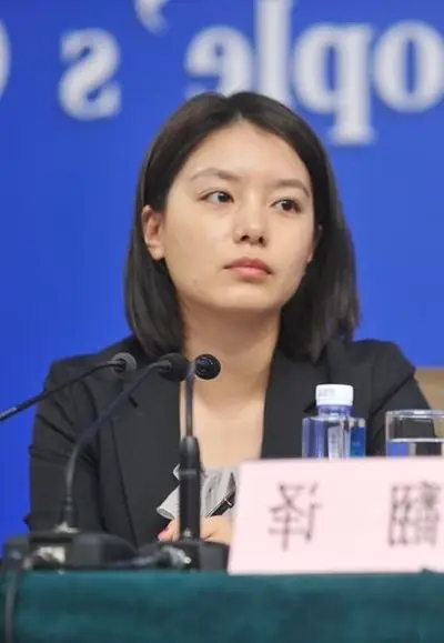 女翻译官张京个人资料(女翻译张京的父母是干什么的？)-第11张图片-爱游哥学习网