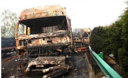 江苏盐城重大交通事故已致11死,导致此起事故的原因是是什么？-第2张图片-爱游哥学习网