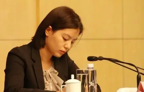 女翻译官张京个人资料(女翻译张京的父母是干什么的？)-第6张图片-爱游哥学习网