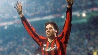 范巴斯滕在什么时候踢进零度角球？范巴斯滕零度角破门是在哪=一=场球-第10张图片-爱游哥学习网