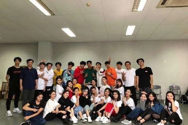 北电大一新生夏澜桠好多男的喜欢她是不是呢？北电大一是什么学校-第11张图片-爱游哥学习网