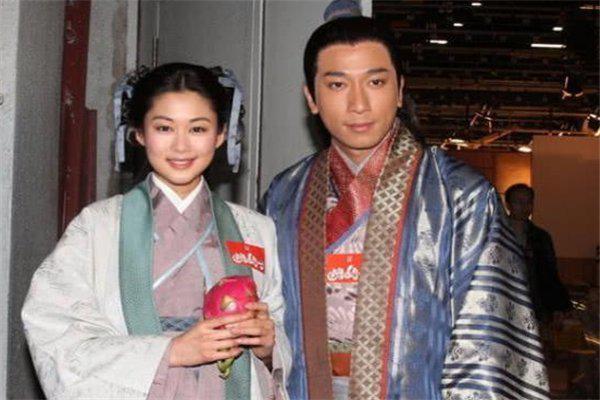 香香公主 嘿嘿(颖儿我的中国我爱你是一个人又是书剑中香香公主颖儿)-第2张图片-爱游哥学习网