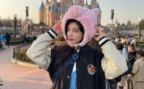 沈梦瑶是谁(网红主播沈梦瑶个人资料微博大尺度生活私照汇总)-第11张图片-爱游哥学习网