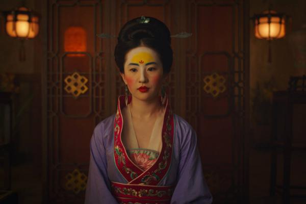 影院老板为什么会砸《花木兰》宣传板？-第3张图片-爱游哥学习网