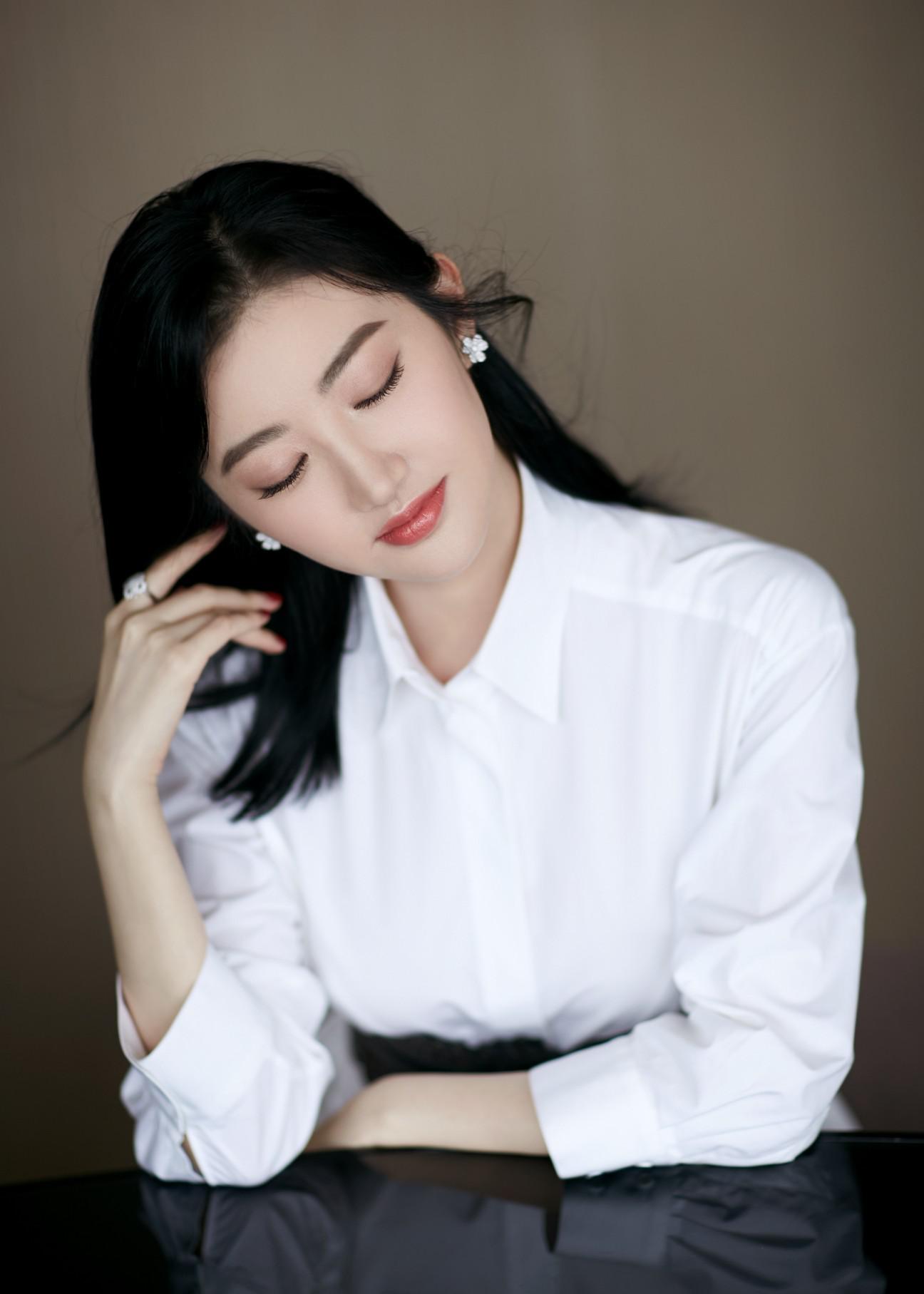 景甜背后势力到底有多大(演员景甜背后的势力是什么？)-第7张图片-爱游哥学习网