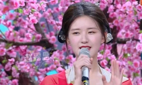 李维嘉的身高有多少(何炅和李维嘉的身高是多少？)-第4张图片-爱游哥学习网