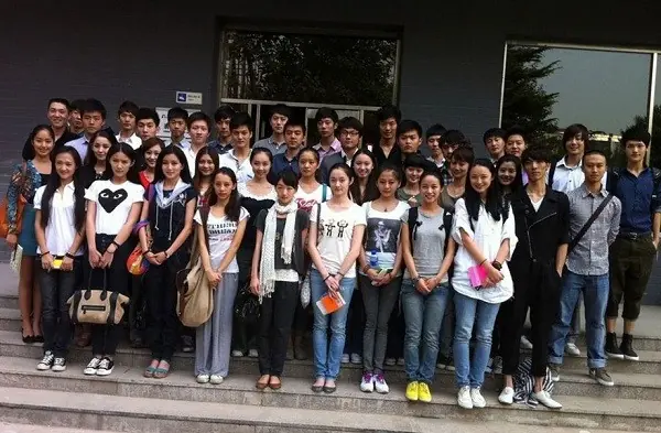 北电大一新生夏澜桠好多男的喜欢她是不是呢？北电大一是什么学校-第10张图片-爱游哥学习网